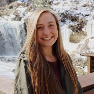 Meet your Posher, Emily